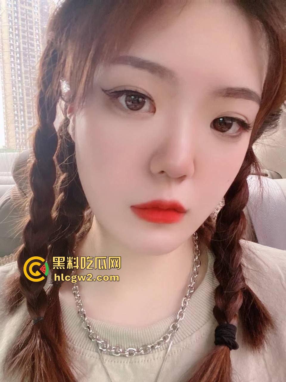 安徽骚气小妖精『唐悦心』 毛衣配肥臀腿又细又长,撅着出水得粉嫩鲍 肥臀一撅坐脸杀,男友直接沦陷!-9