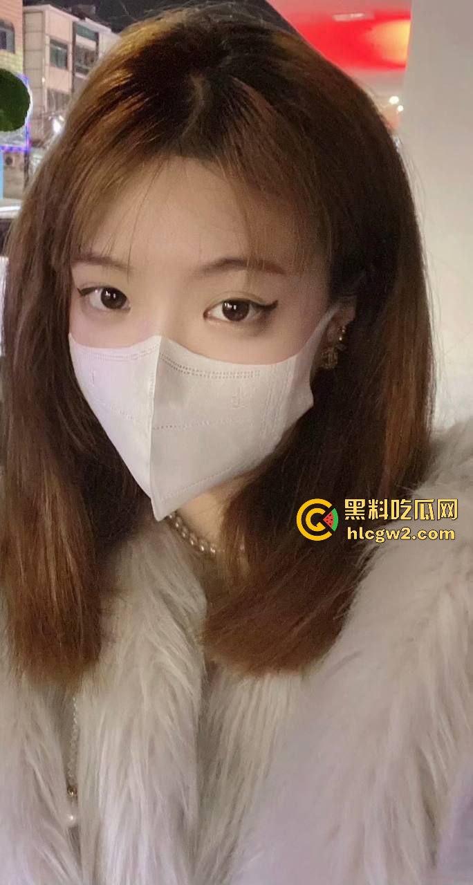 安徽骚气小妖精『唐悦心』 毛衣配肥臀腿又细又长,撅着出水得粉嫩鲍 肥臀一撅坐脸杀,男友直接沦陷!-13