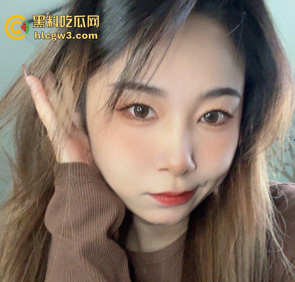 电器店骚货导购前女友，工作制服跪地口交吞得干净，厕所啪啪浪叫听得人腿软，分手后只能靠回忆撸到崩溃！-6