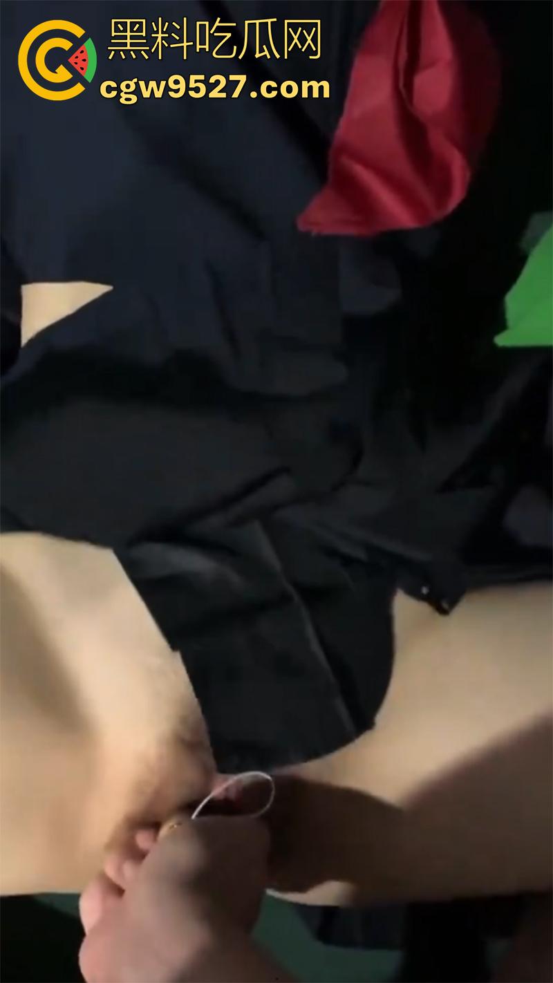 鲁东大学甜美尤物【邹穆彤】，高颜值大奶学生妹，白天女神晚上母狗，手指插逼淫水乱流，淫荡到没边！-12