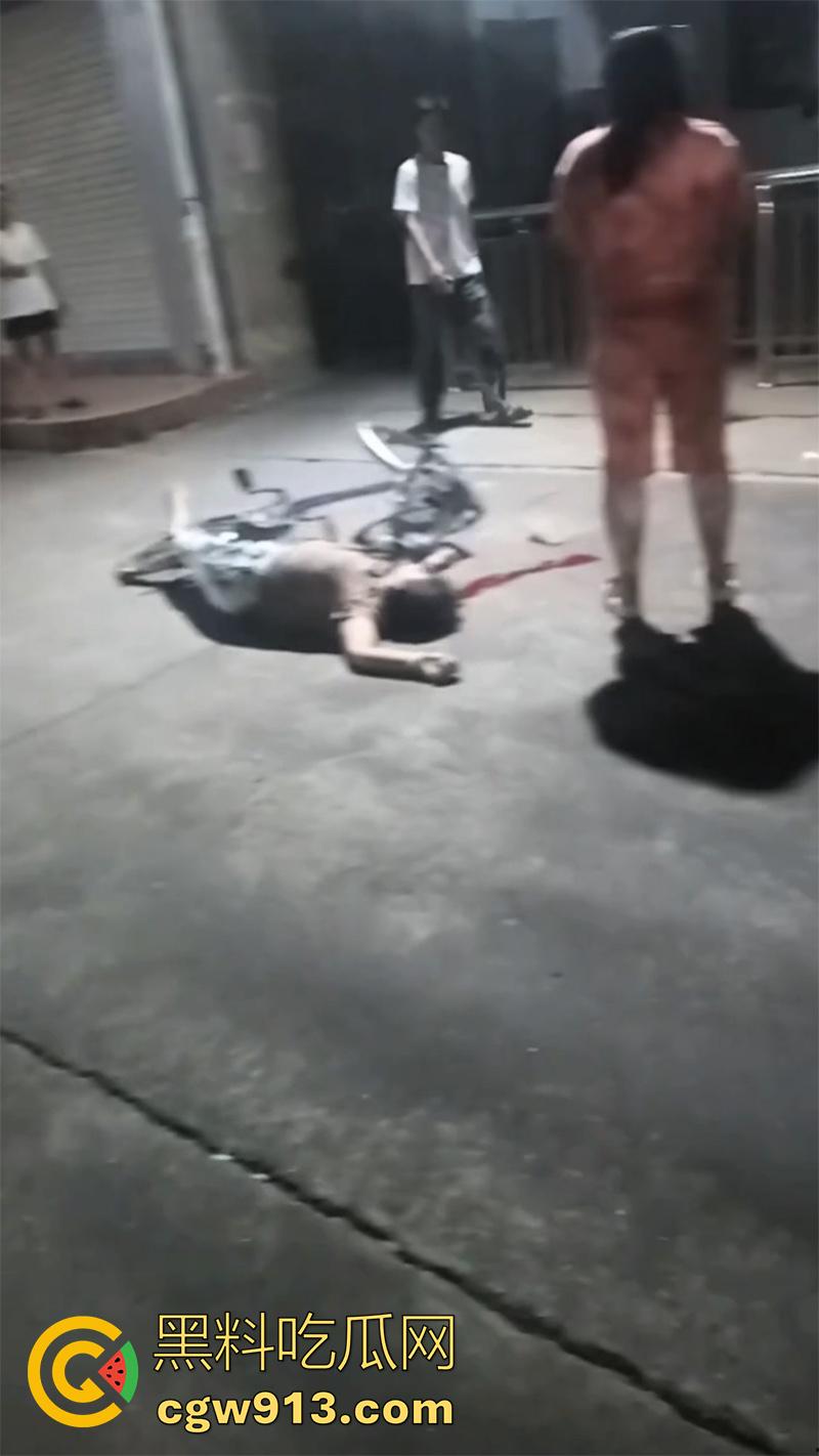 鬼火少年彻底慌了，广西精神小伙骑9号改装电摩撞死老人，不赔钱就得蹲十来年，眼见的彻底懵了！-5